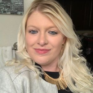 Meet your Posher, Abigail